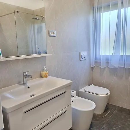Renovierte In Zambratija Mit Grossem Garten * Umag