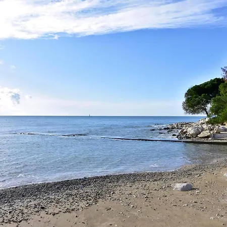 Renovierte In Zambratija Mit Grossem Garten Umag