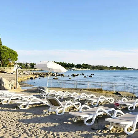 Renovierte In Zambratija Mit Grossem Garten Umag