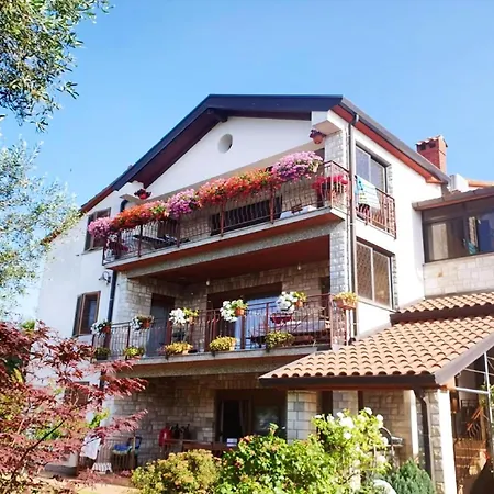 Renovierte In Zambratija Mit Grossem Garten Umag
