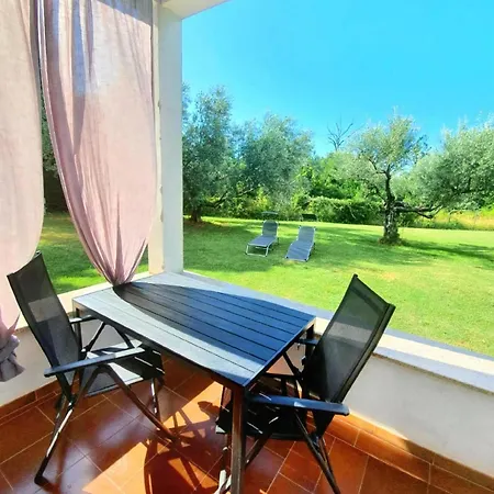 Renovierte In Zambratija Mit Grossem Garten * Umag