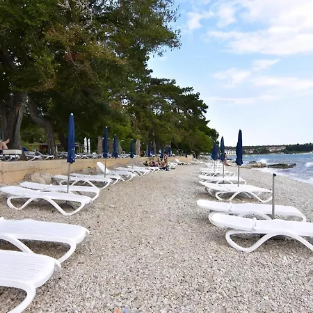 Apartment Renovierte In Zambratija Mit Grossem Garten Umag