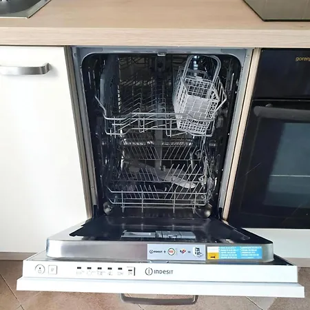 Apartment Renovierte In Zambratija Mit Grossem Garten Umag