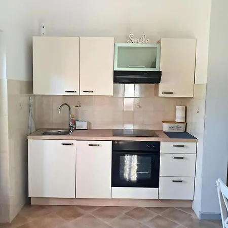 Renovierte In Zambratija Mit Grossem Garten Umag